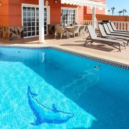 וילה Sleeps 8 With Pool And Wifi Chayofa