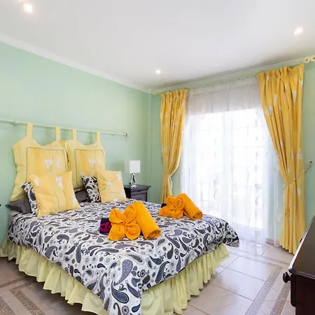 וילה Sleeps 8 With Pool And Wifi Chayofa